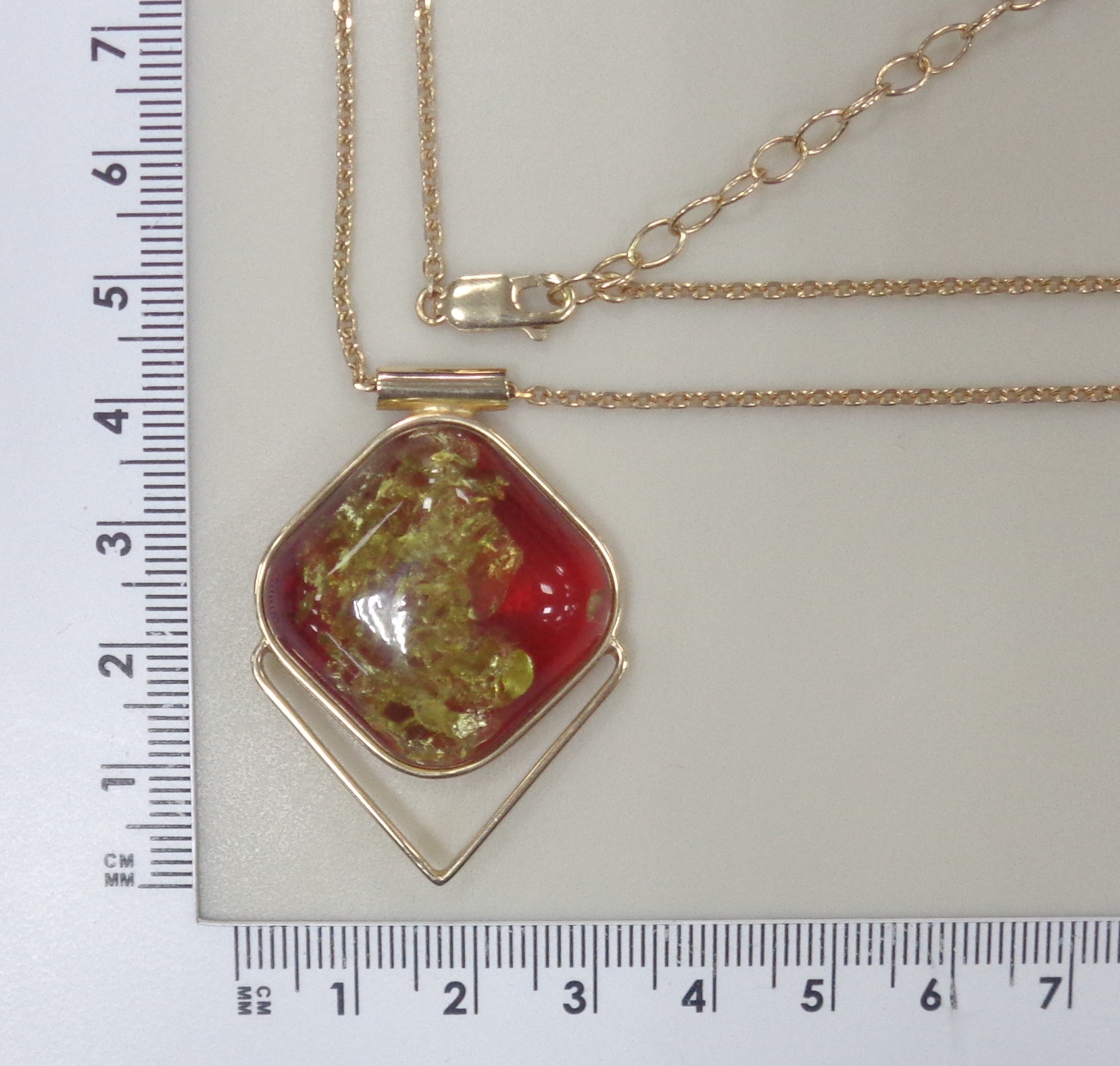 Серебряное колье с янтарем